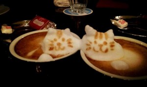 latte-art-Kazuki-Yamamoto-deux-chats-radis-rose