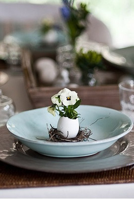 décoration de table pâques http://radisrose.fr/decoration-table-paques/ #inspiration #décoration #pâques