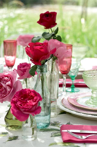 bouquet de roses et de pivoines pour le printemps, Inspiration décoration de table de printemps par radis rose