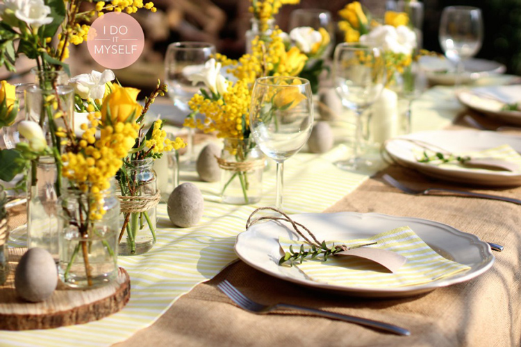 fleurs jaunes pour le printemps, Inspiration décoration de table de printemps par radis rose