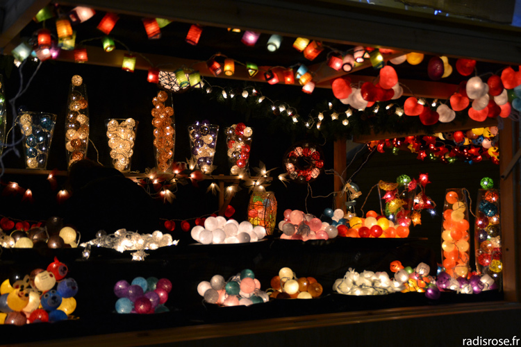 weekend à Bruxelles en décembre avec le marché de noël et les illuminations par radis rose #Noël #Noel #bruxelles #chocolat