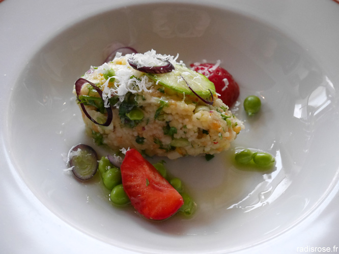 Déjeuner végétal avec les produits Tipiak, taboulé graines couscous par Alain Passard au restaurant l’Arpège par radis rose