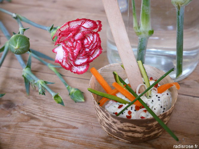 Carré Frais ail et fines herbes par radis rose, idées pour un apéritif original par radis rose