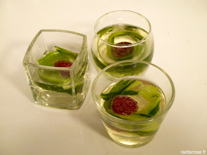Cocktail Hugo à la peau de concombre sans Alcool, idées pour un apéritif original par radis rose