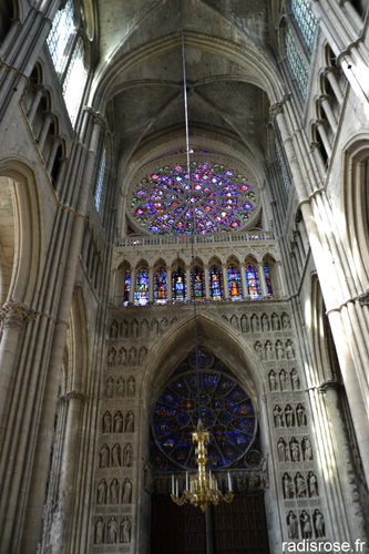 Cityguide Week-end à Reims en Champagne, visiter la cathédrale par radis rose