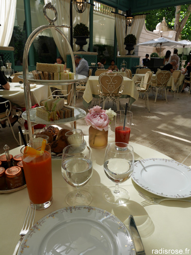 formule thé sous la verrière pour le tea time au Bar Vendome Ritz Paris #ritz #hotelritz #paris #the #patisserie