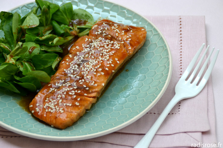 Recette facile Saumon mi-cuit sauce miel soja par radis rose #recette #saumon #miel #saucesoja #sauce