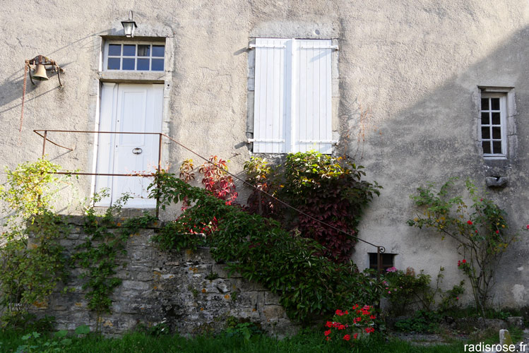charmant village de Château-Chalon classé parmi Les Plus Beaux Villages de France dans le Jura