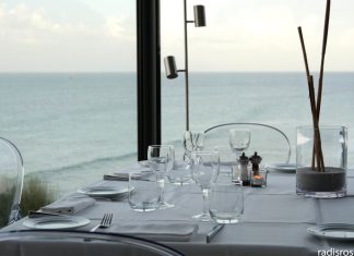 Le Landemer, restaurant vue sur mer près de Cherbourg dans le Cap Cotentin en Normandie #lelandemer #landemer #normandie #capcotentin #cherbourg #france