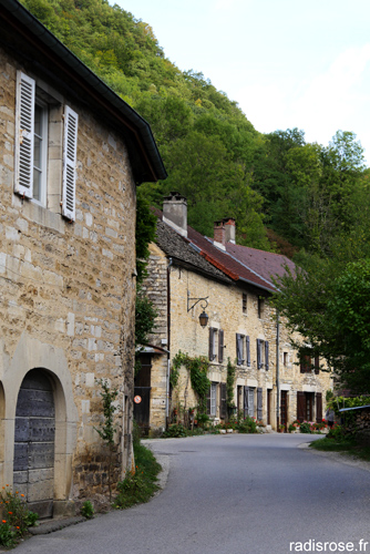 village de Baume-les-Messieurs classé plus beaux villages de france dans le Jura