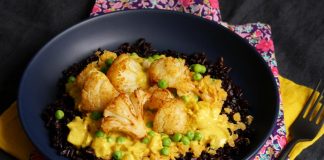 recette de curry de chou-fleur rôti et lentilles corail