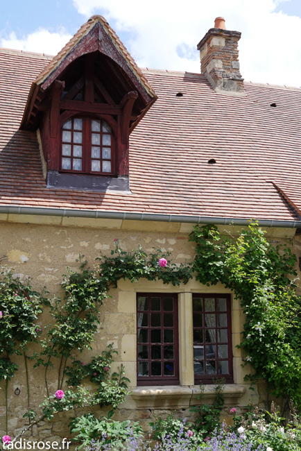 village berrichon anciennes maisons à d’Apremont-sur-Allier dans le Berry