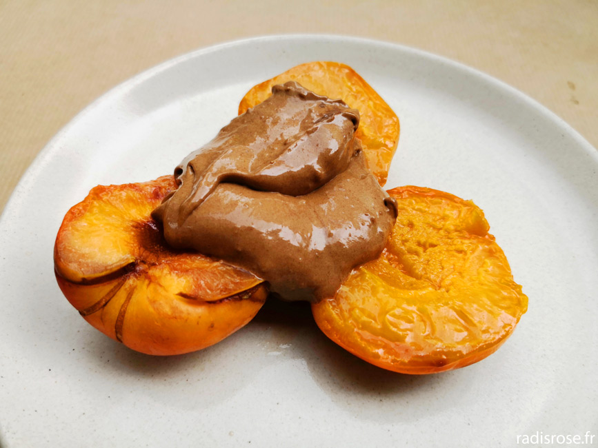 Abricots grillés, glace au chocolat spéculoos, Restaurant Pessic Marais