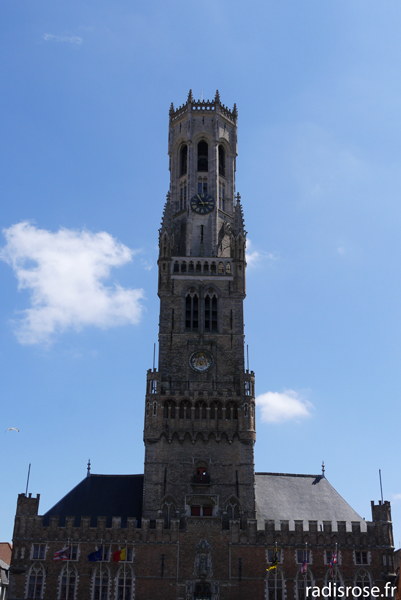 Une journée à Bruges : Le Markt ou Grote Markt, la grand place de Bruges et son Beffroi
