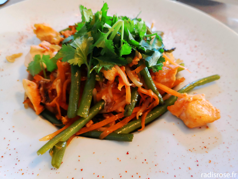 wok saumon légumes, restaurant La Tête Noire à Marnes-la-Coquette