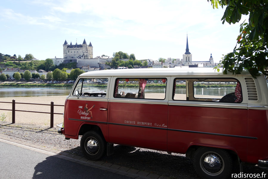 Week-end à l’Abbaye de Fontevraud, Balade en combi Volkswagen avec Loire Vintage Discovery Tours