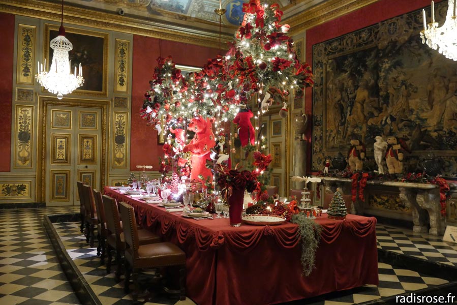 Noël aux mille et unes couleurs au château de Vaux-le-Vicomte, table de noel Villeroy & Boch