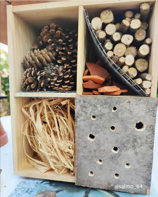 Tuto : comment fabriquer hôtel à insectes pour le jardin, Remplir les casiers avec différents matériaux