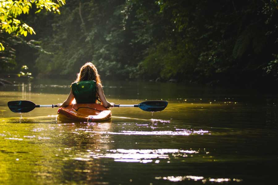 Idées de micro-aventure en France pour se rapprocher de la nature, faire du kanoë, du kayak ou du paddle