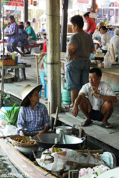 Khlong Lad Mayom Floating Market à Bangkok, balade khlongs et visite d'un marché